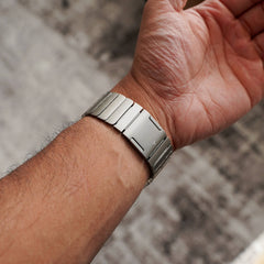 #Color_Titanium